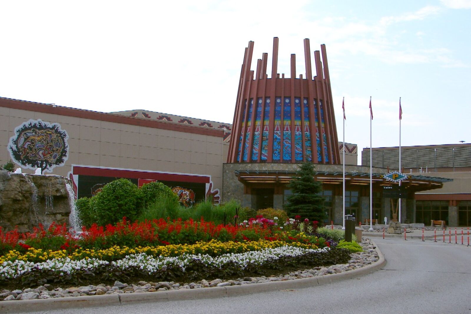 The main entrance of Casino Rama Resort